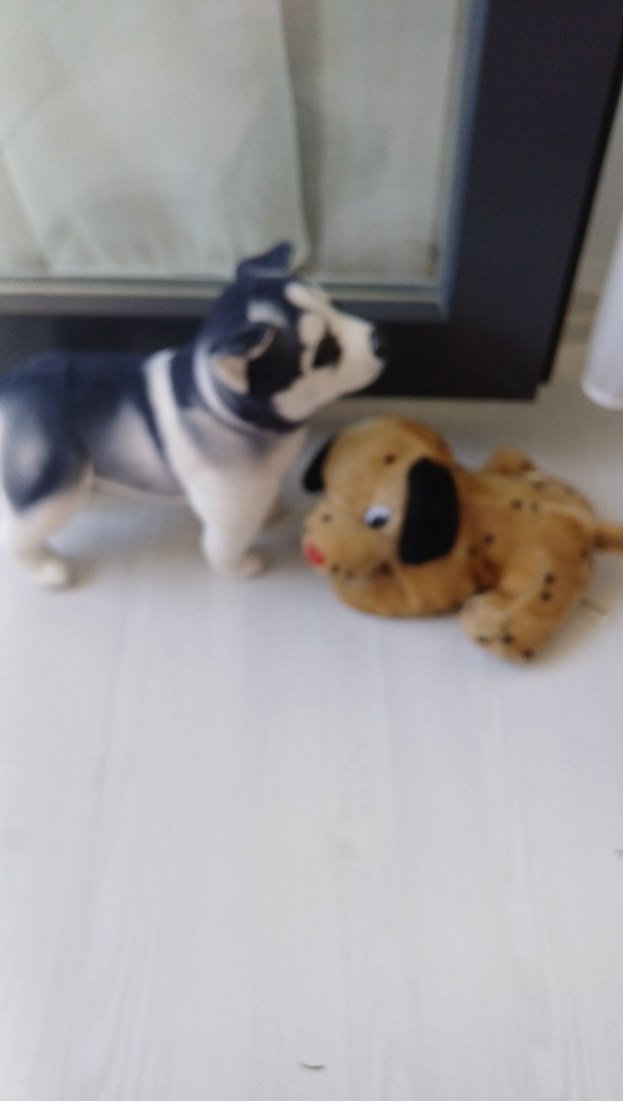 Gri Beyaz Peluş Köpek Oyuncak - Görsel 3