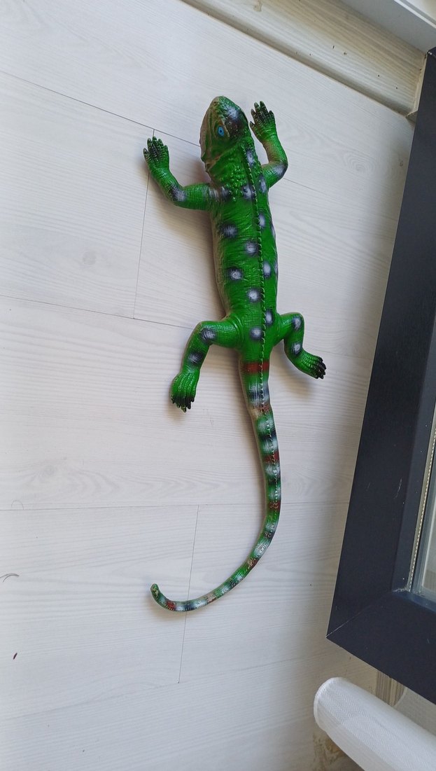 Renkli Yeşil Kertenkele Figürü - Görsel 3