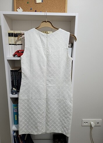 38 Beden Lc W beyaz elbise