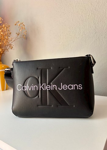 Beden Calvin Klein Siyah Deri Kadın Çapraz Çanta