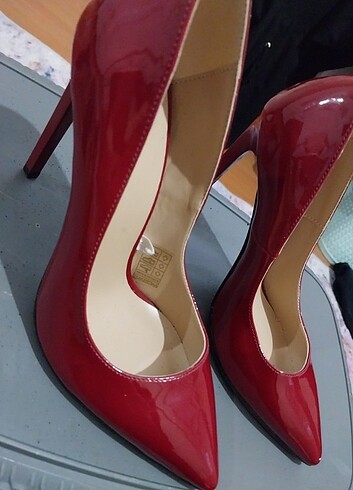 Koton Bordo parlak rugan sıfır stiletto