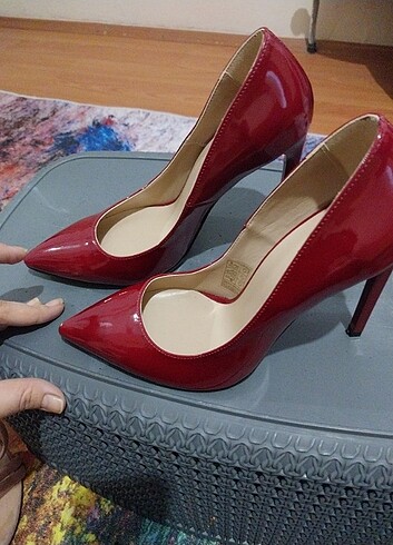38 Beden bordo Renk Bordo parlak rugan sıfır stiletto
