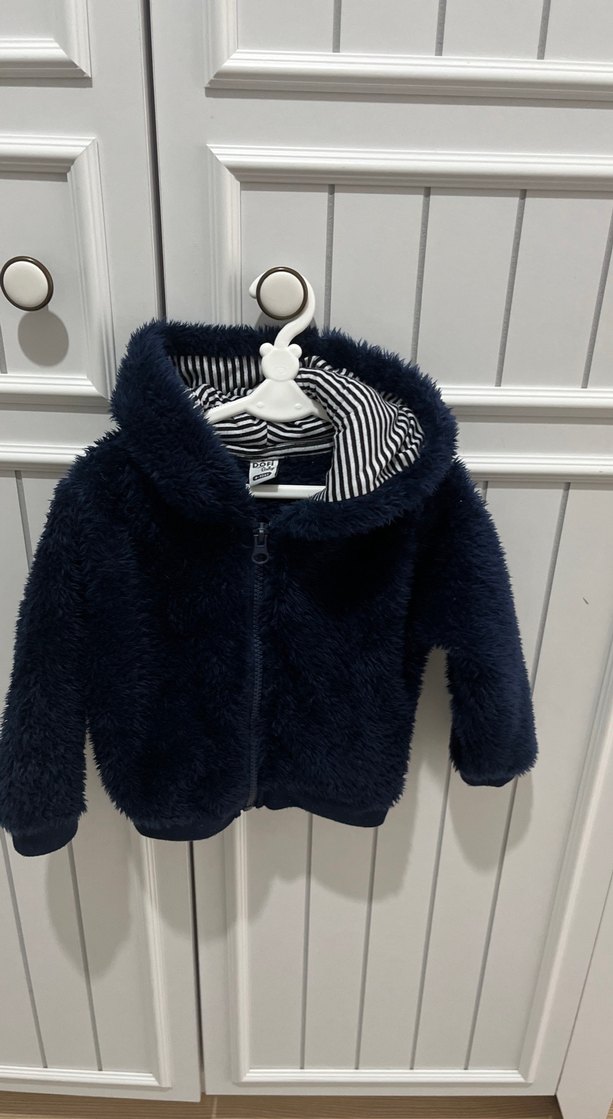 Koyu Mavi Kapüşonlu Erkek Çocuk Kürklü Mont - Görsel 3