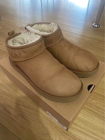 Ugg Classic ultra mini