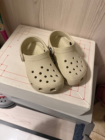 Crocs c9