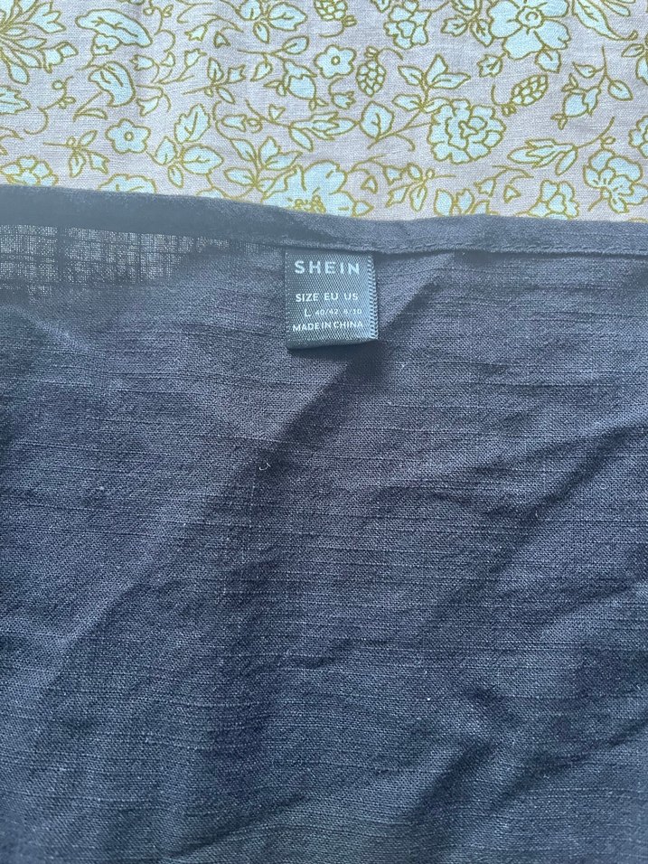 Siyah V Yakalı Keten Kadın Bluz - Görsel 2