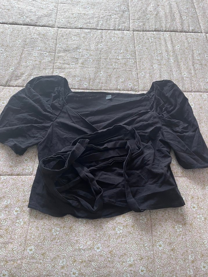 Siyah V Yakalı Keten Kadın Bluz - Görsel 3