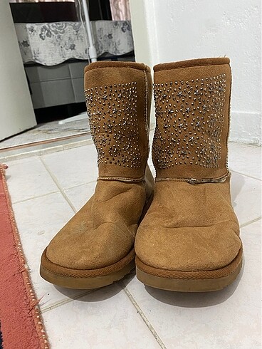 Ugg 40 numara 1 kere giyilmiş ugg