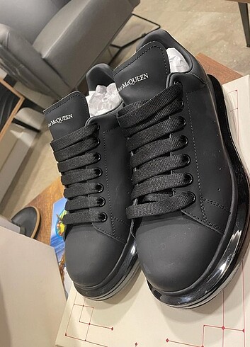 Alexander McQueen 45