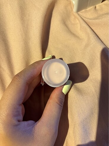 Beden essence bright eyes