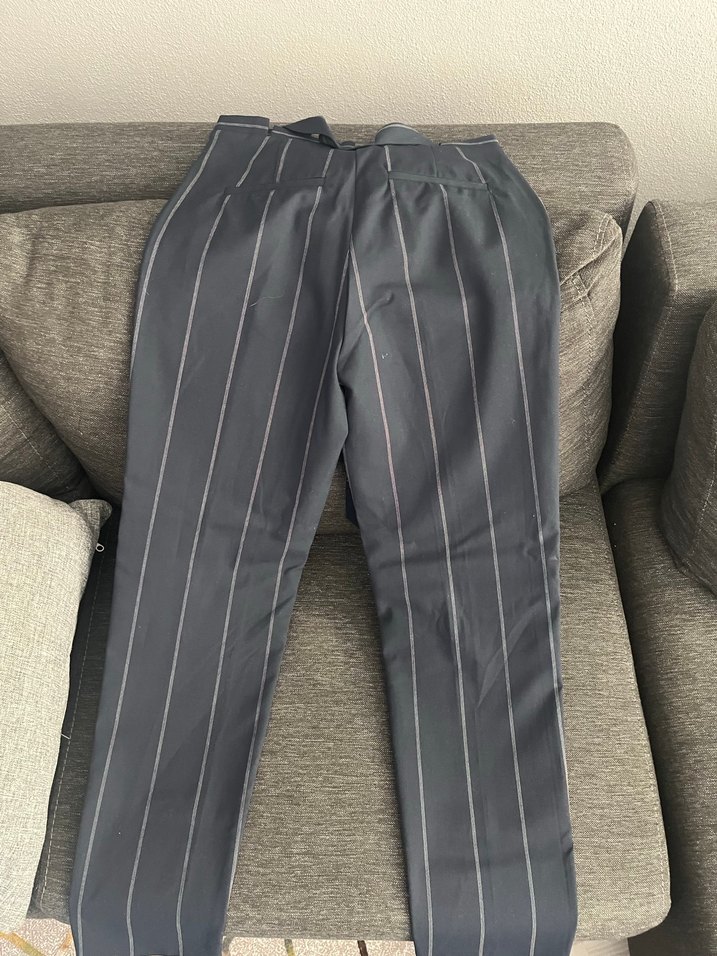 Kadın Gri Kemerli Kumaş Pantolon - Görsel 3