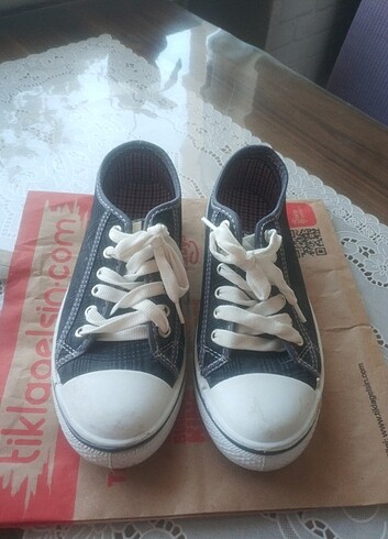 Converse 37 numara spor ayakkabı 