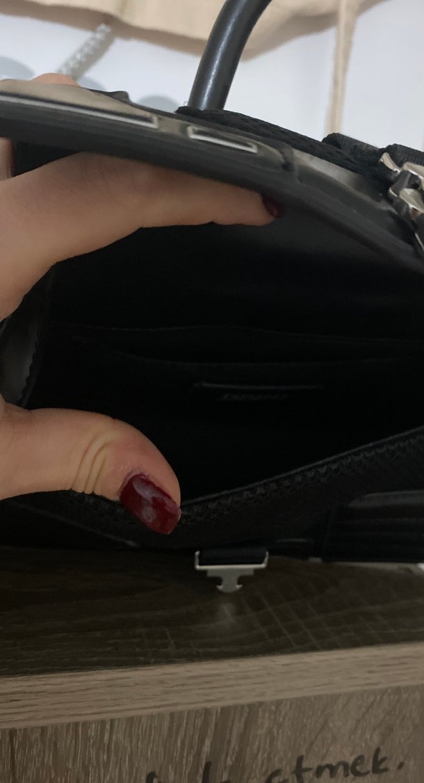 Siyah Deri Tokalı Gotik Kadın Çantası - Görsel 4