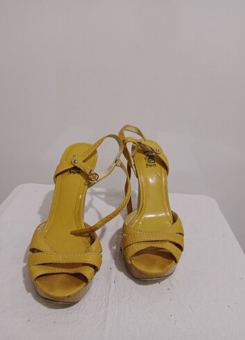 JLo Shoes Topuklu ayakkabı topuklu sandalet