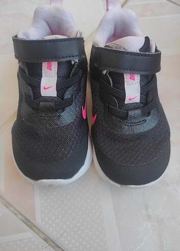 24 Beden Nike spor ayakkabı