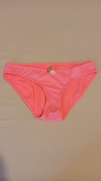 Pembe bikini altı 