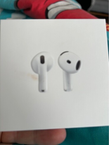 AirPods 4