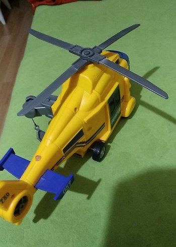 Sarı Oyuncak Helikopter