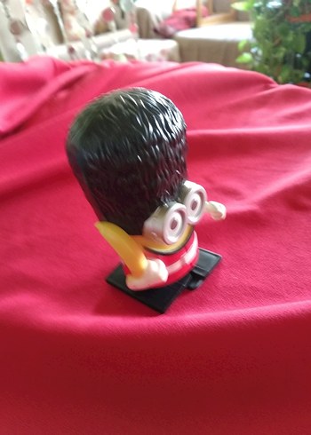 Beden Renk Gvard minion lisanslı figür oyuncak kurmalı