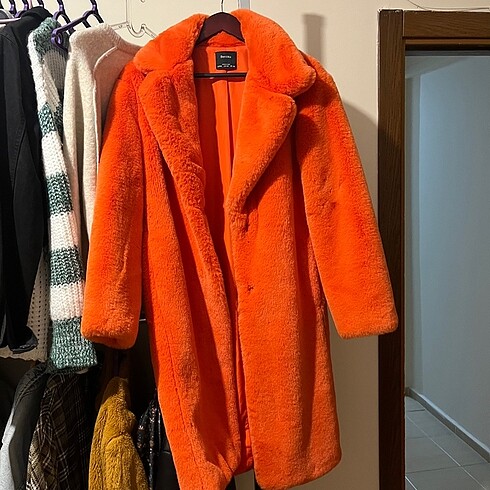 Bershka Peluş Kürk Mont