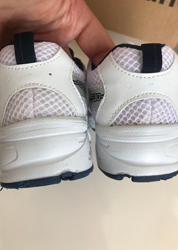 25 Beden beyaz Renk New balance çocuk ayakkabı