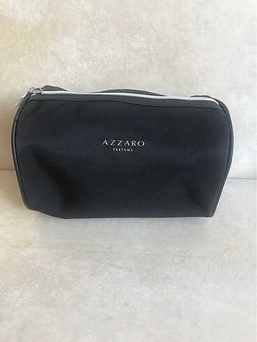 Azzaro makyaj çantası