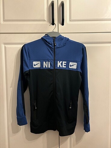 Nike sweatshirt
