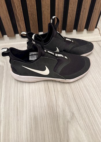 38 Beden Siyah Nike ayakkabı