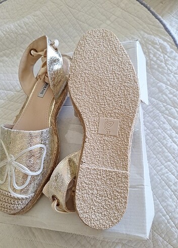 Zara Gold sandelet