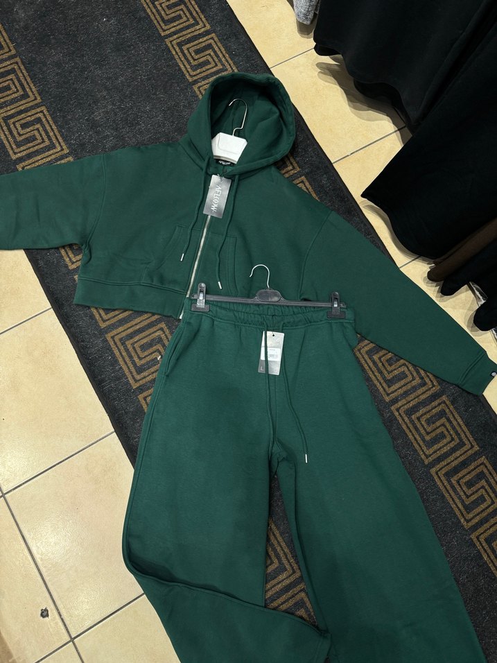 Kadın Koyu Yeşil KapüşonluEşofman Takımı - Görsel 2