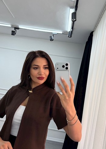 Bej Kısa Kollu V Yaka Triko Bluz - Görsel 2