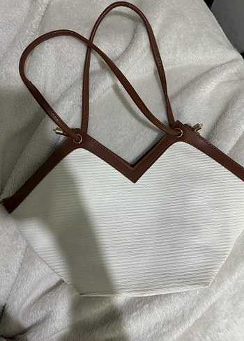 Minimalist Beyaz Deri Pliseli Kadın Çanta - Görsel 3