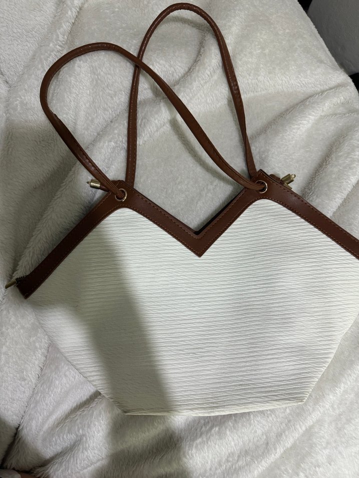 Minimalist Beyaz Deri Pliseli Kadın Çanta - Görsel 2