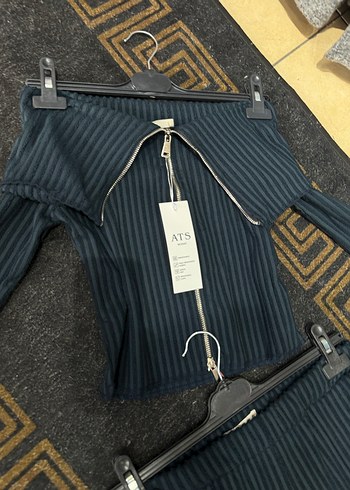 Siyah Çizgili Straplez Kemerli Kadın Takım - Görsel 4