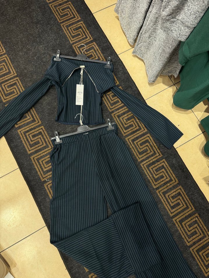 Siyah Çizgili Straplez Kemerli Kadın Takım - Görsel 2