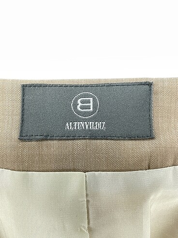 34 Beden ten rengi Renk Altınyıldız Blazer %70 İndirimli.