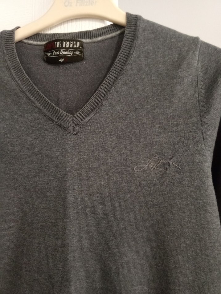 Gri V Yaka Örgü Yün Erkek Kazak - Görsel 5