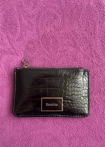 Bershka Siyah Yılan Desenli Fermuarlı kartlık