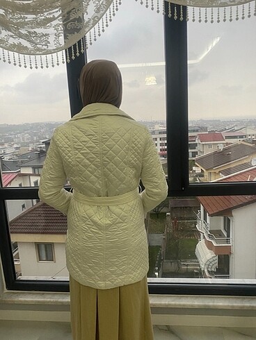 Kapitone krem mont