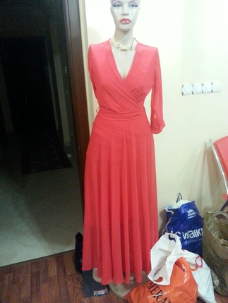 Kırmızı sifon elbise