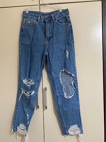 Yırtıklı jean