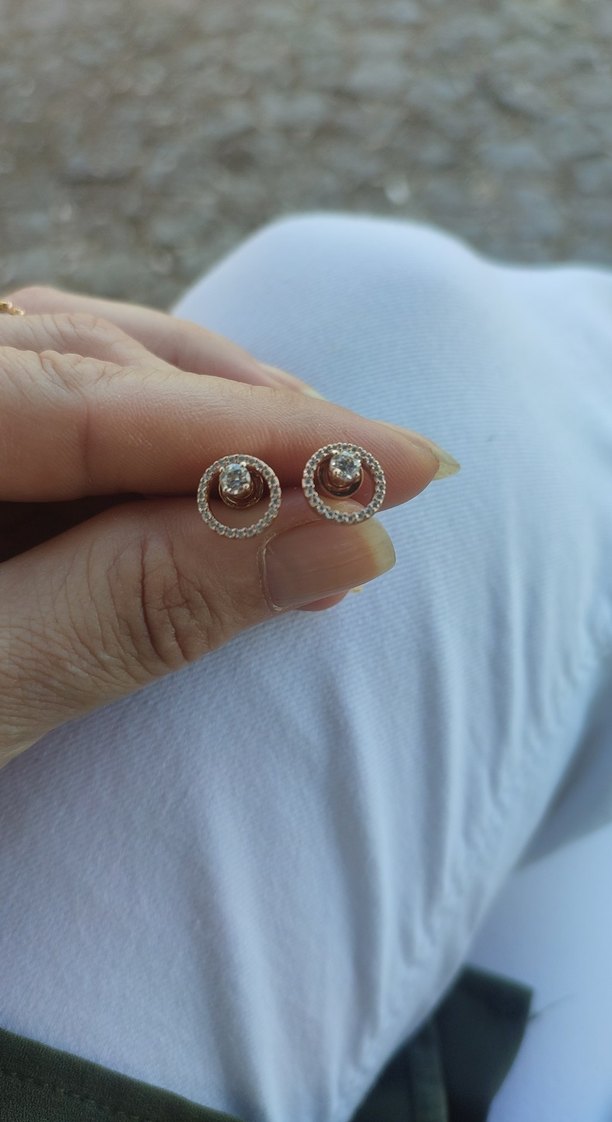 Bej Parlak Minimalist Düğme Küpe - Görsel 2