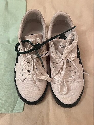Off-White Off-White Vulcanized Sneakers