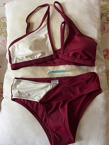 Etiketli bikini