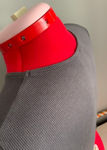 Gri Yüzücü Yaka Likralı Uzun Kollu Bluz - Görsel 5