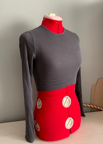 Gri Yüzücü Yaka Likralı Uzun Kollu Bluz - Görsel 2