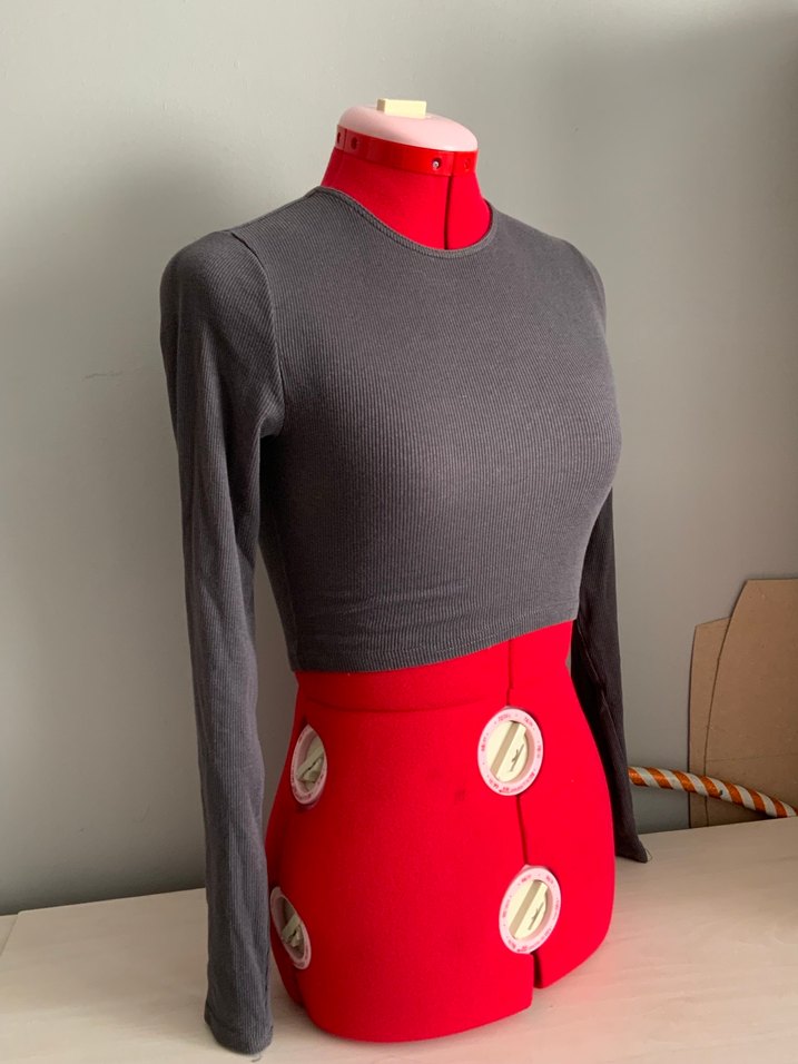 Gri Yüzücü Yaka Likralı Uzun Kollu Bluz - Görsel 2