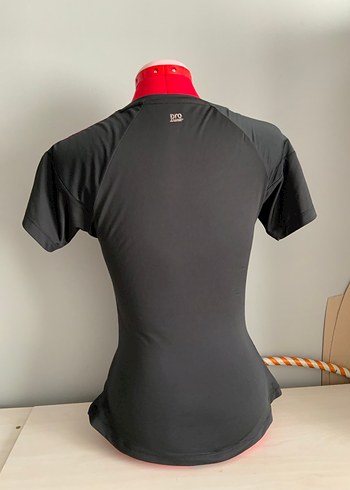 Siyah Kısa Kollu Spor Kadın Tişörtü - Görsel 4