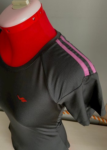 Siyah Kısa Kollu Spor Kadın Tişörtü - Görsel 3