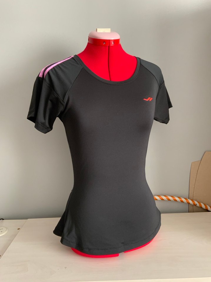 Siyah Kısa Kollu Spor Kadın Tişörtü - Görsel 2